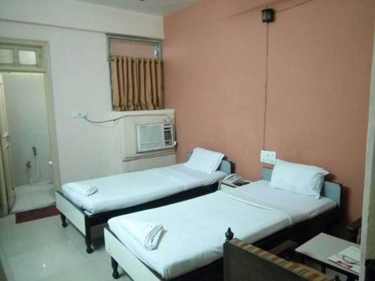 Hotel Shree Pushpak Raigarh Esterno foto