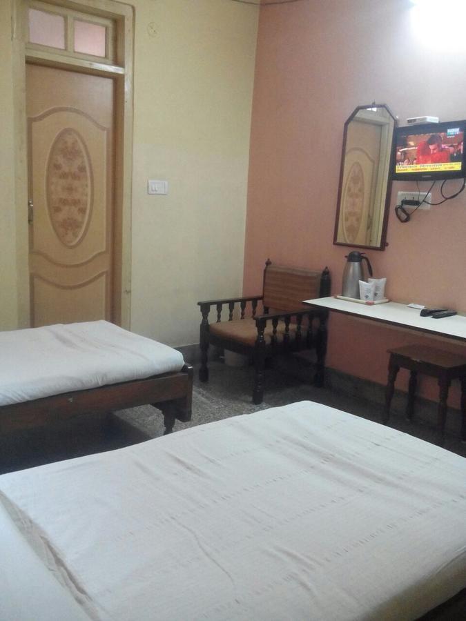 Hotel Shree Pushpak Raigarh Esterno foto